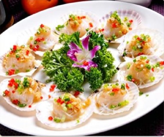 潮汕食府菜单菜品：M5 蒜蓉粉丝蒸扇贝 Steamed Scallops with Garlic Vermicelli